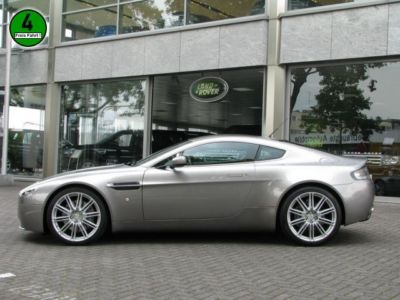 LHD ASTON MARTIN V8